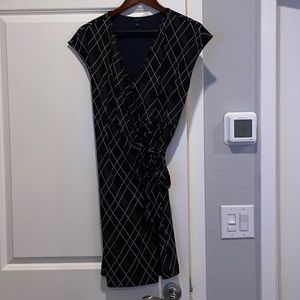 SALE 4for$16 or 5for$15 Bundle and offer wAnn Taylor dress, size 6 petite